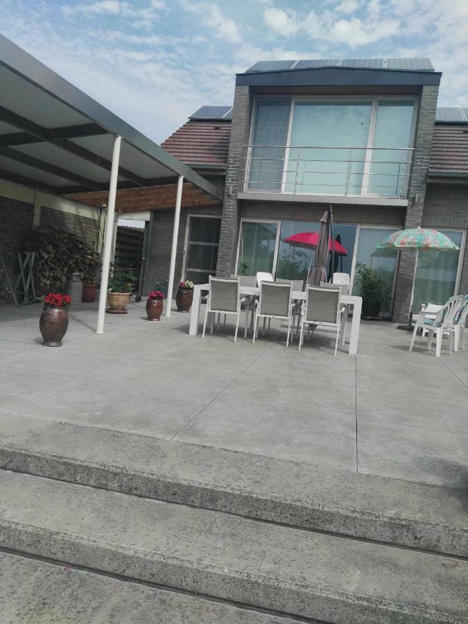 Guesthouse Sisa Верне Екстер'єр фото